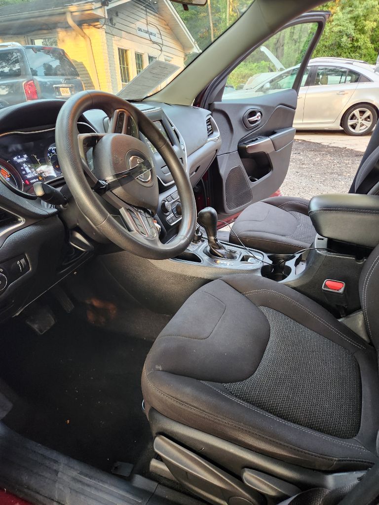 2019 Jeep Cherokee - $10,000