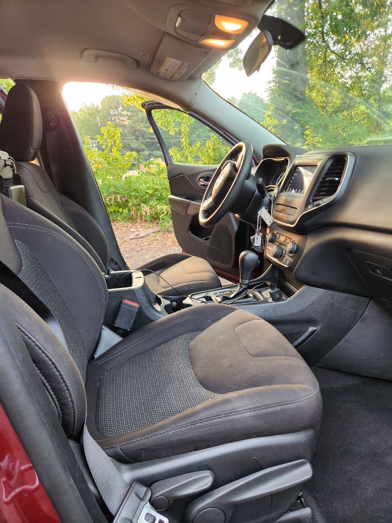 2019 Jeep Cherokee - $10,000