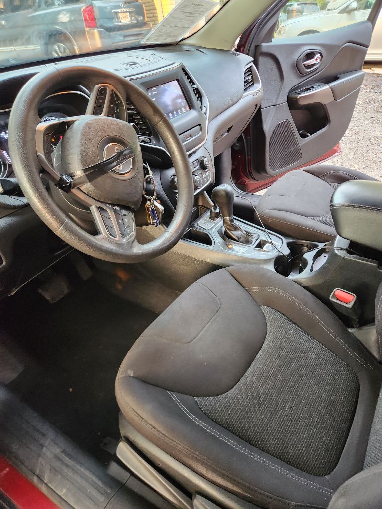 2019 Jeep Cherokee - $10,000