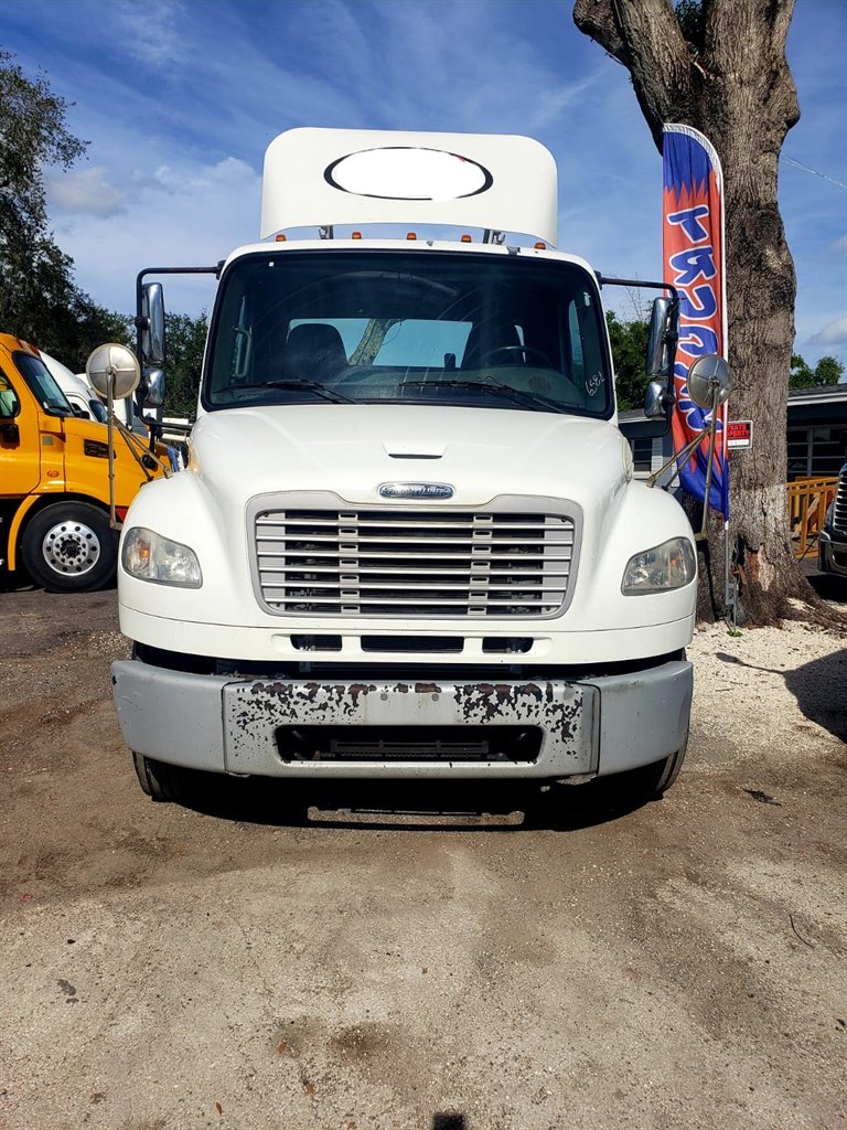 The 2014 Freightliner M2102 TK photos