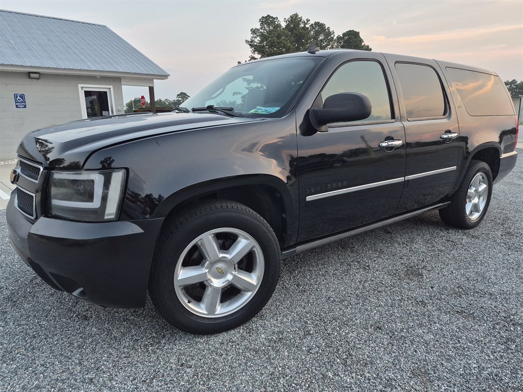 2014 Chevrolet Suburban - $10,999