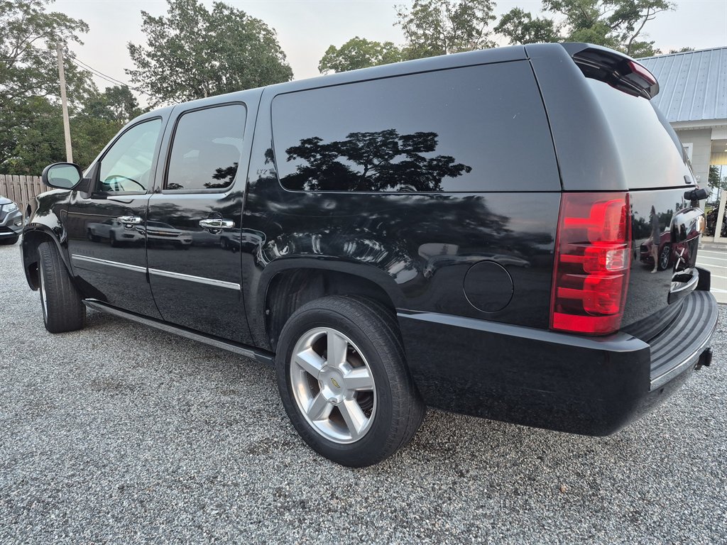 2014 Chevrolet Suburban - $10,999