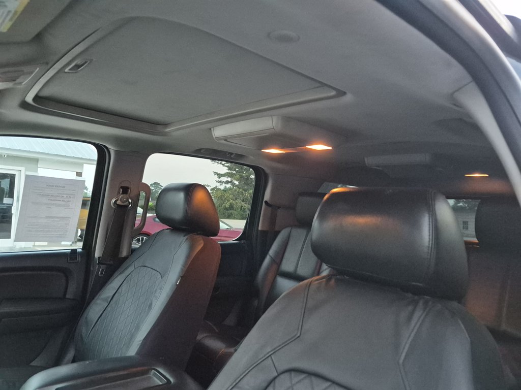 2014 Chevrolet Suburban - $10,999