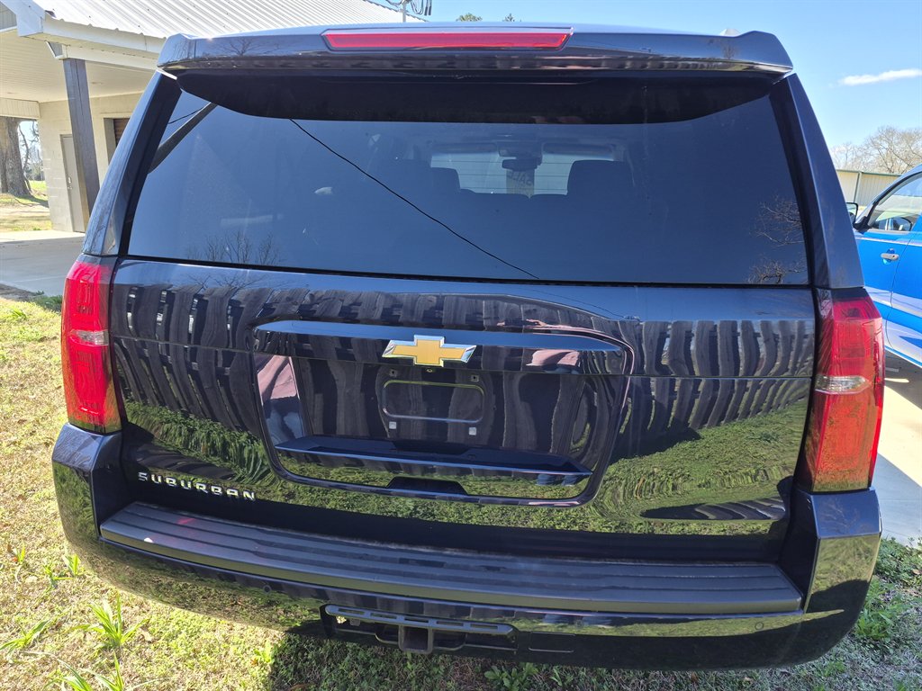 2017 Chevrolet Suburban - $16,999