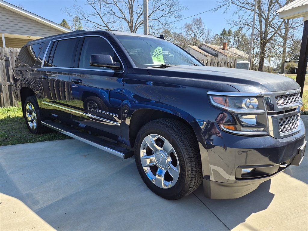 2017 Chevrolet Suburban - $16,999