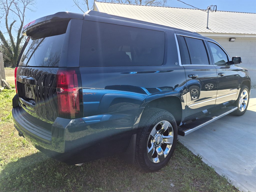 2017 Chevrolet Suburban - $16,999