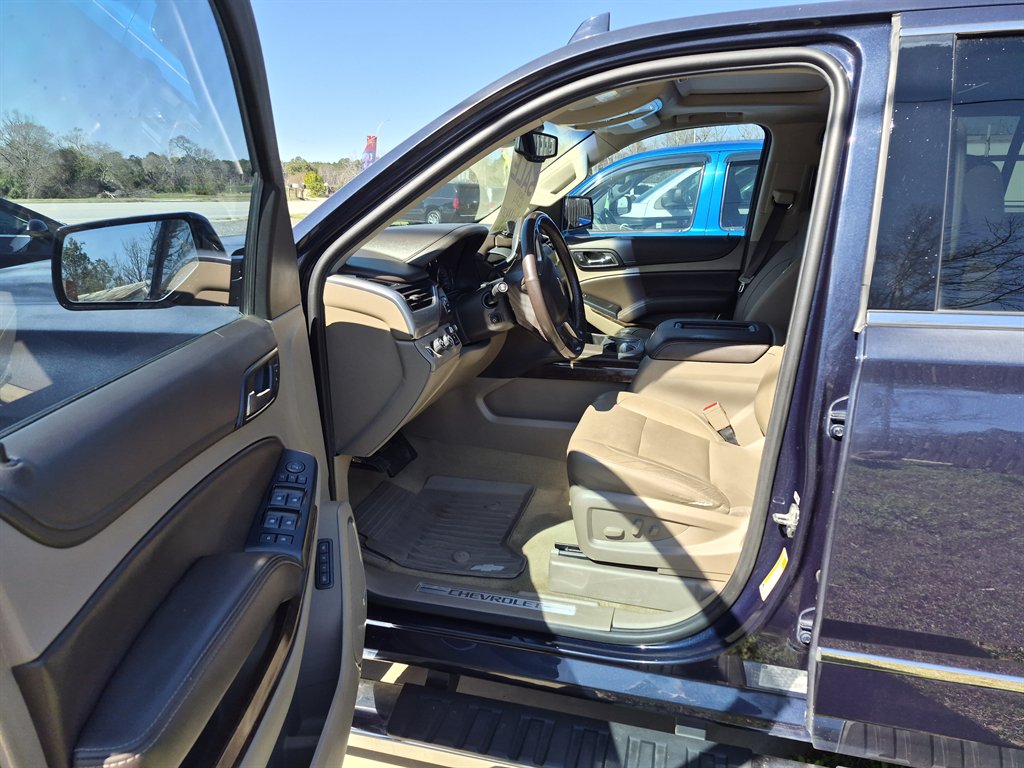 2017 Chevrolet Suburban - $16,999
