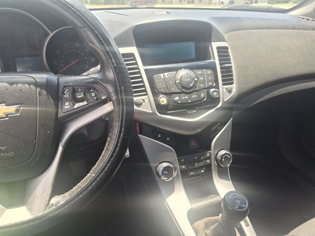 2012 Chevrolet Cruze - $4,499