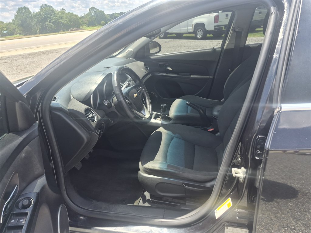 2012 Chevrolet Cruze - $4,499