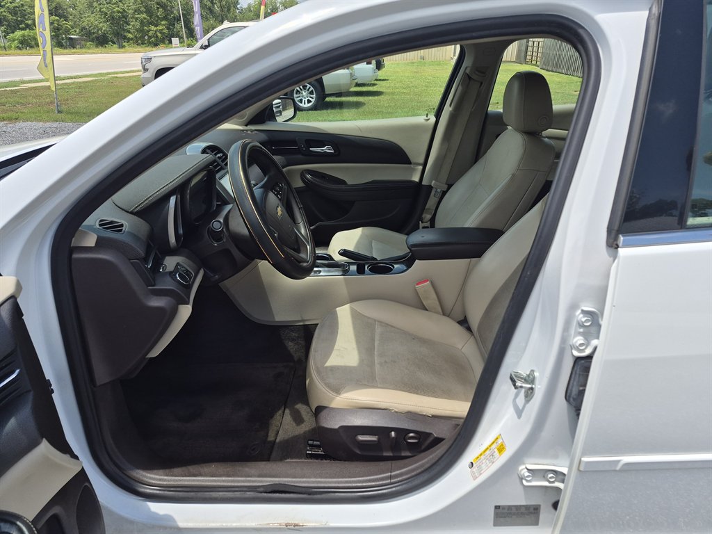 2016 Chevrolet Malibu - $7,999