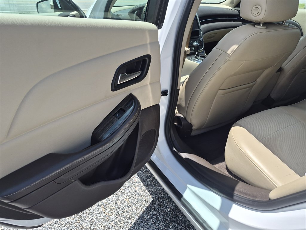 2016 Chevrolet Malibu - $7,999