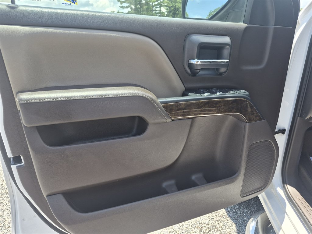 2017 Chevrolet Silverado 1500 - $15,999