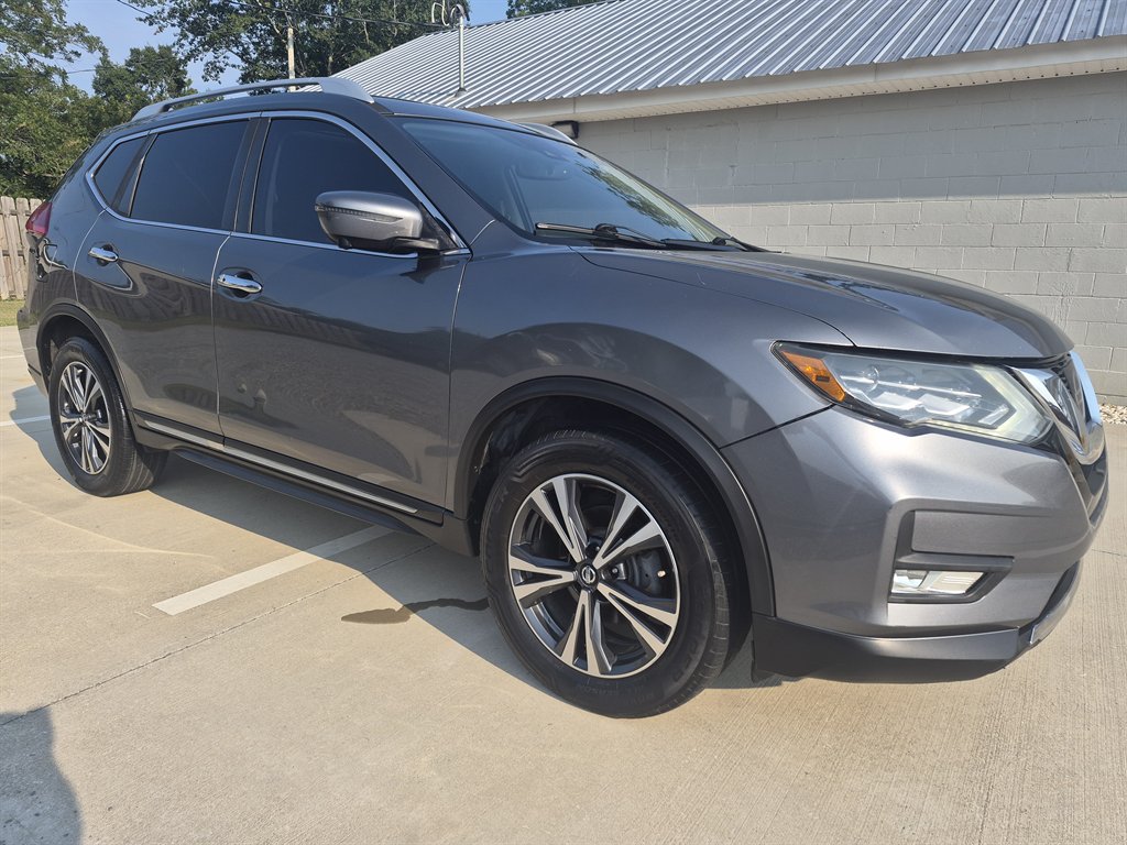 2017 Nissan Rogue - $10,999