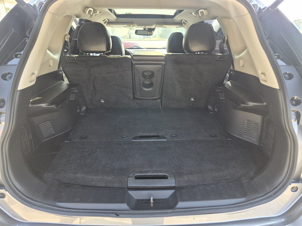 2017 Nissan Rogue - $10,999