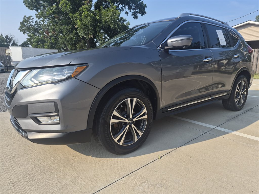 2017 Nissan Rogue - $10,999