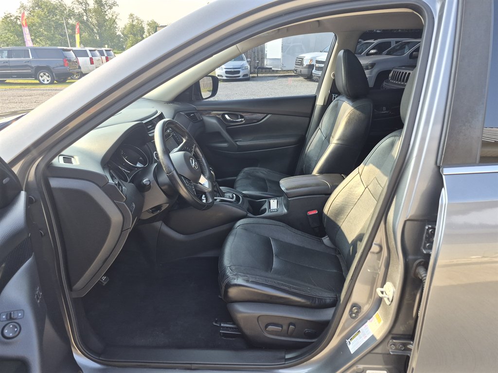 2017 Nissan Rogue - $10,999
