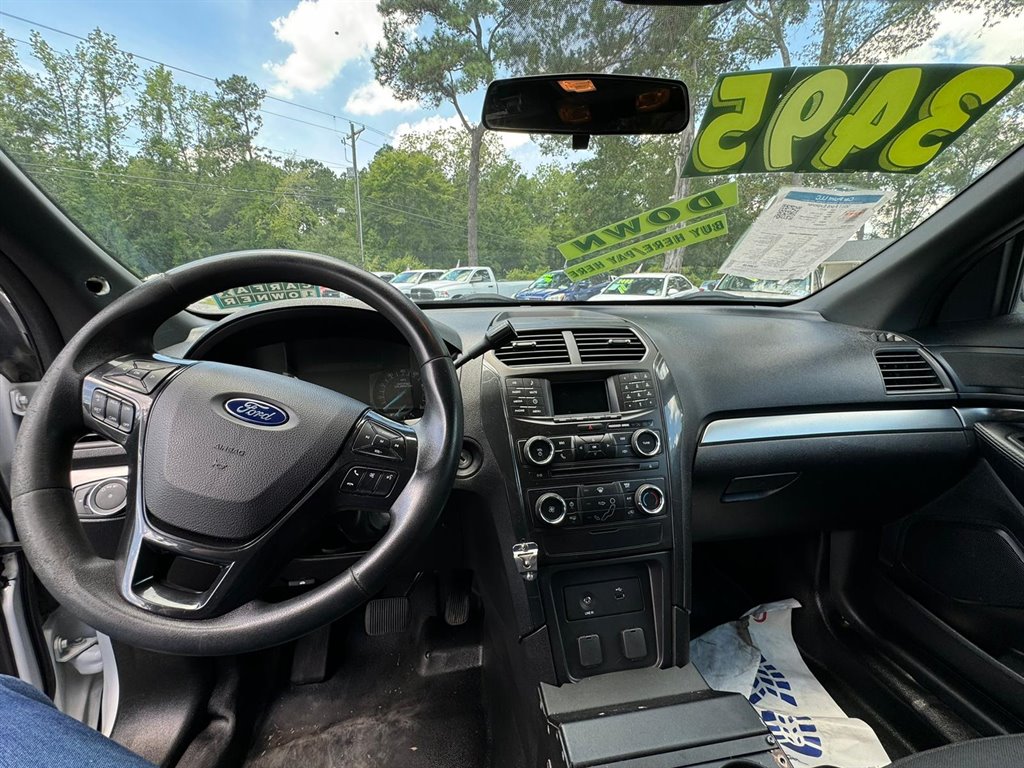 2017 Ford Explorer photo