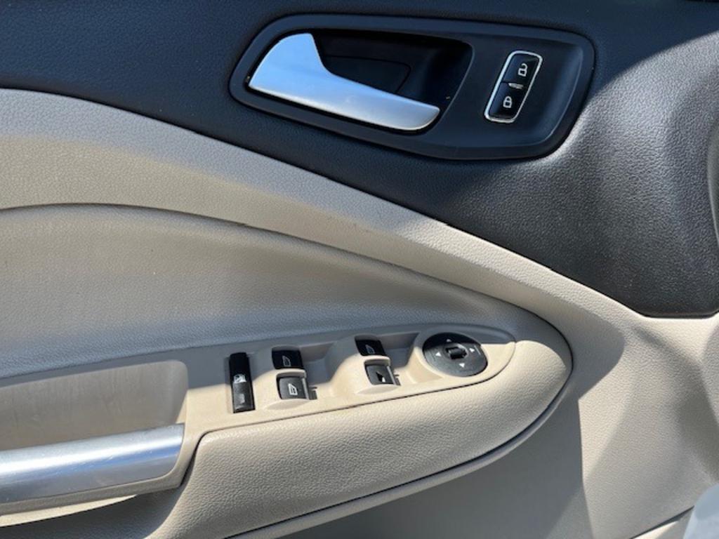 2014 Ford Escape SE photo
