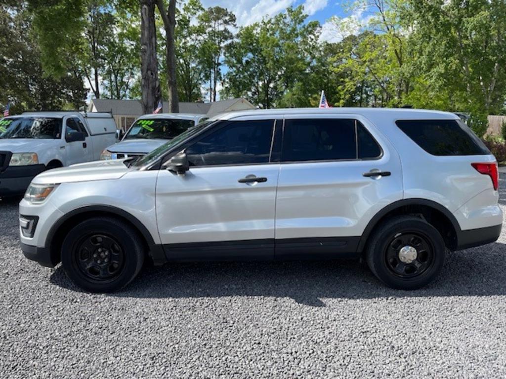 2017 Ford Explorer photo