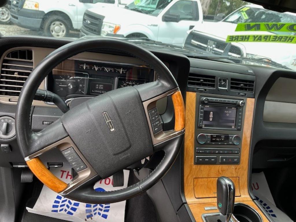 2011 Lincoln Navigator photo