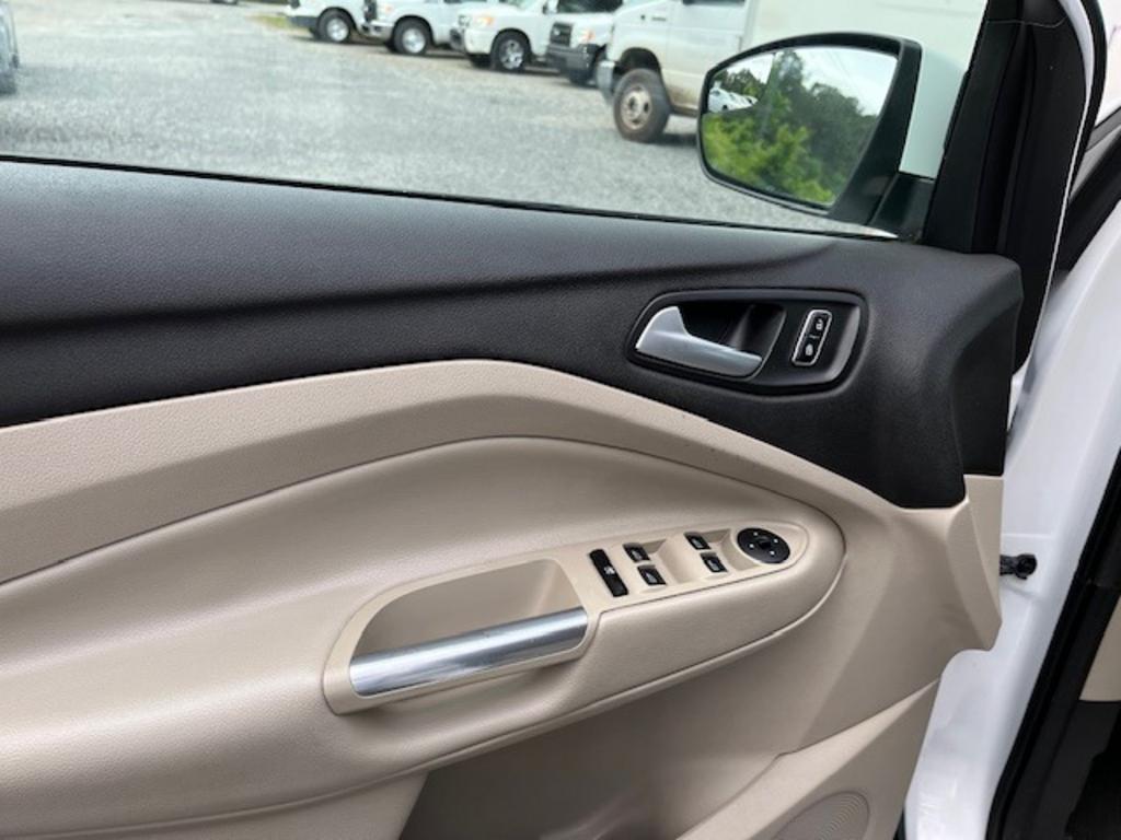 2015 Ford Escape SE photo