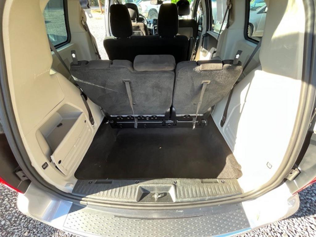 2016 Dodge Grand Caravan - $11,995