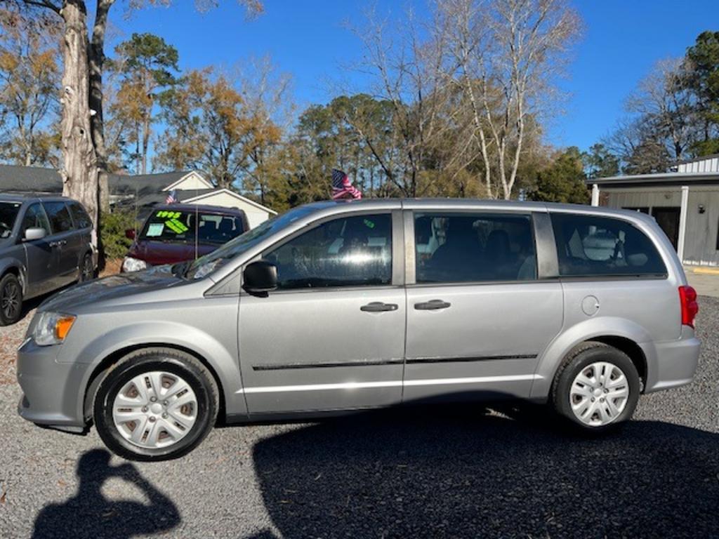 2016 Dodge Grand Caravan - $11,995