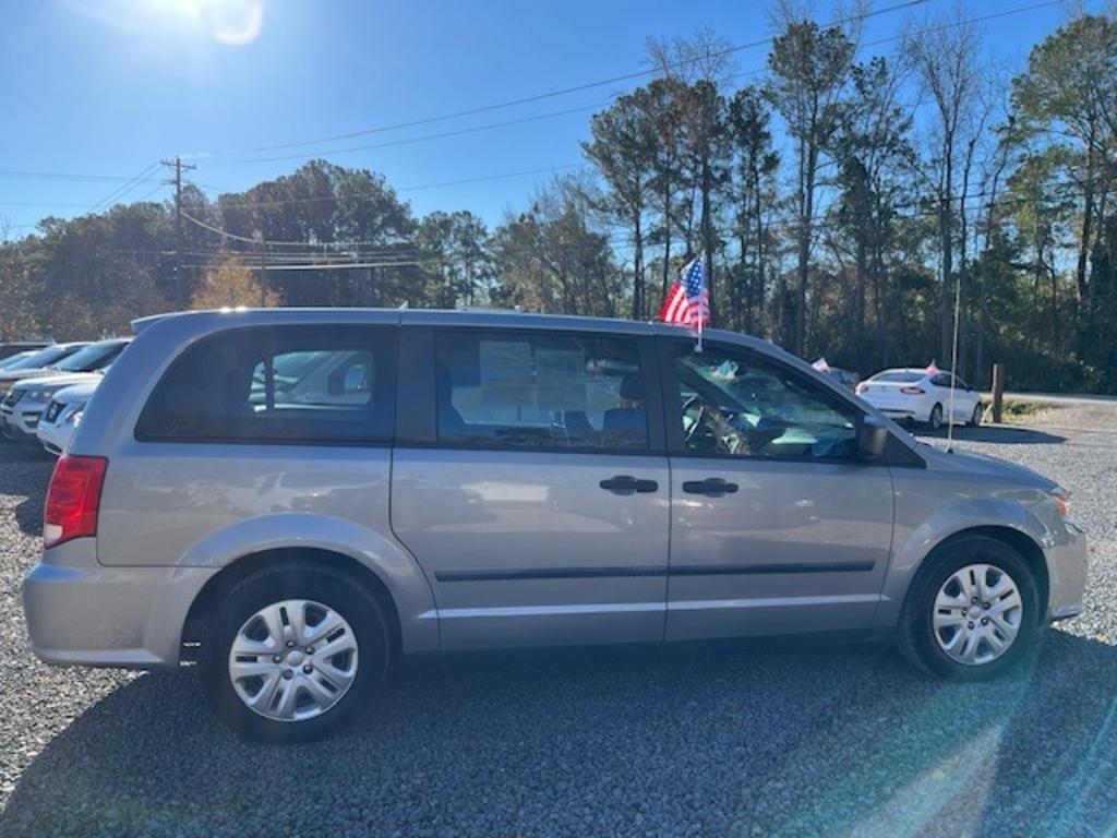 2016 Dodge Grand Caravan - $11,995