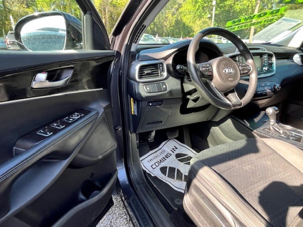 2018 Kia Sorento - $12,940