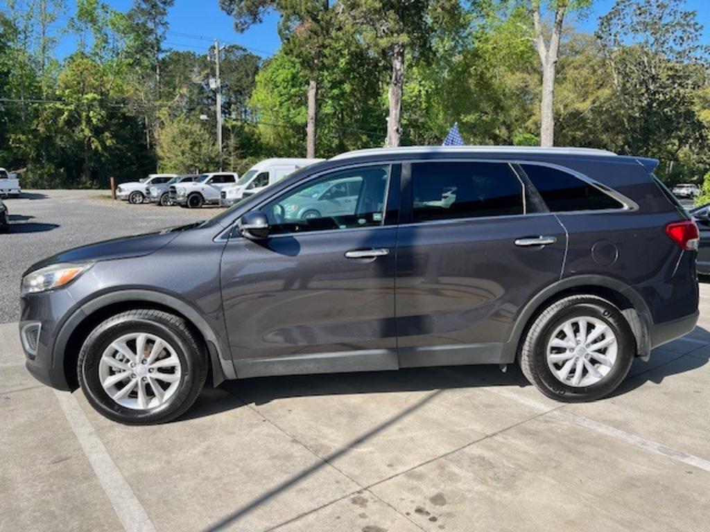 2018 Kia Sorento - $12,940
