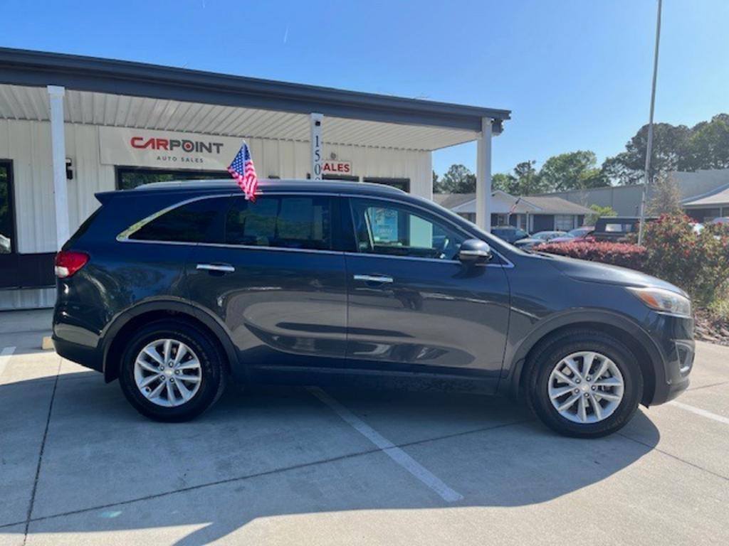2018 Kia Sorento - $12,940