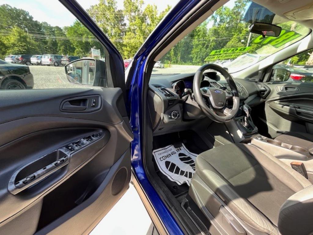 2013 Ford Escape - $9,995