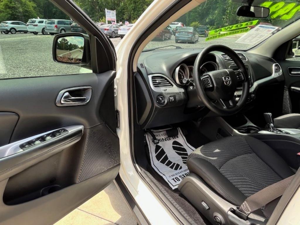 2016 Dodge Journey - $11,995