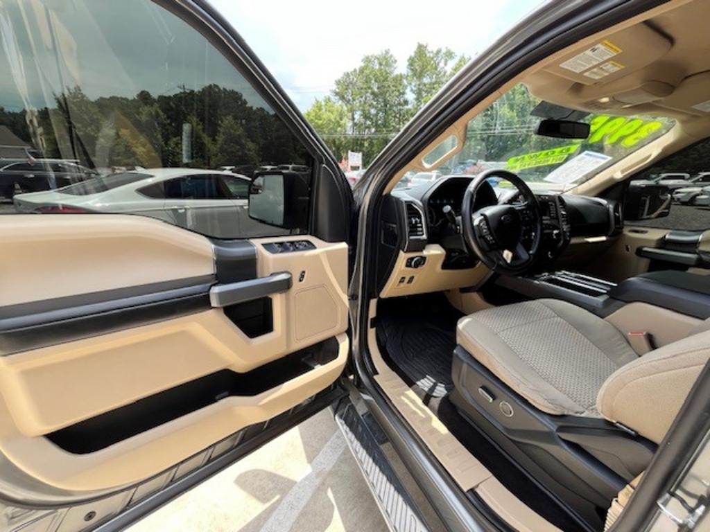 2015 Ford F150 - $14,995