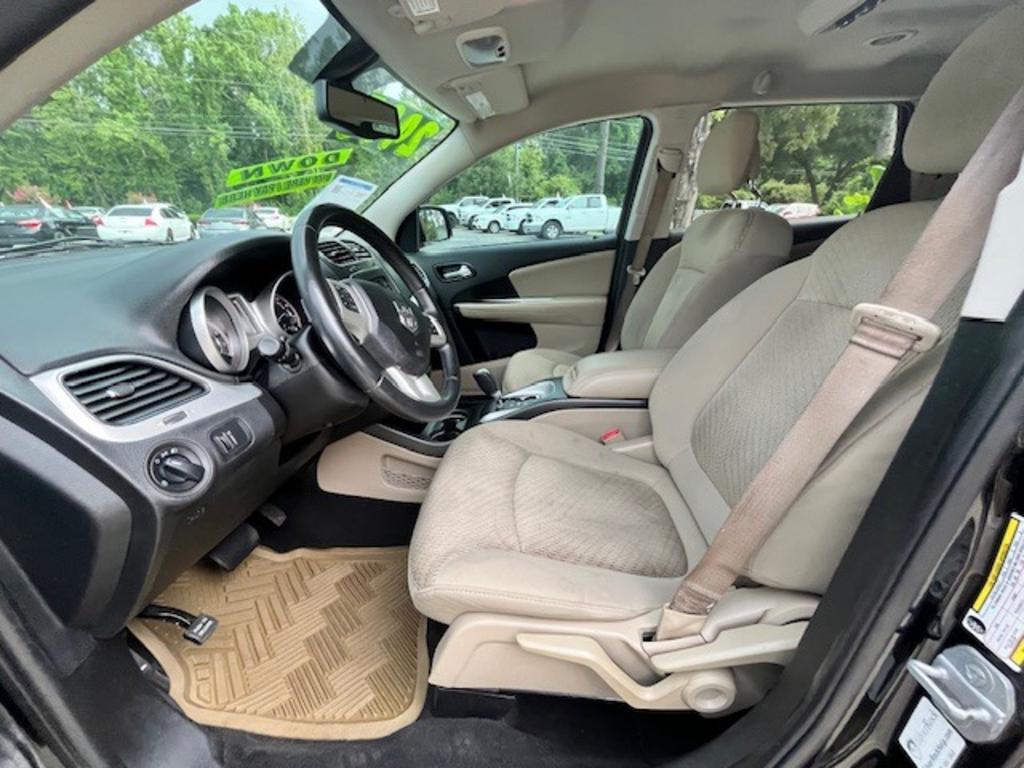 2015 Dodge Journey - $11,995