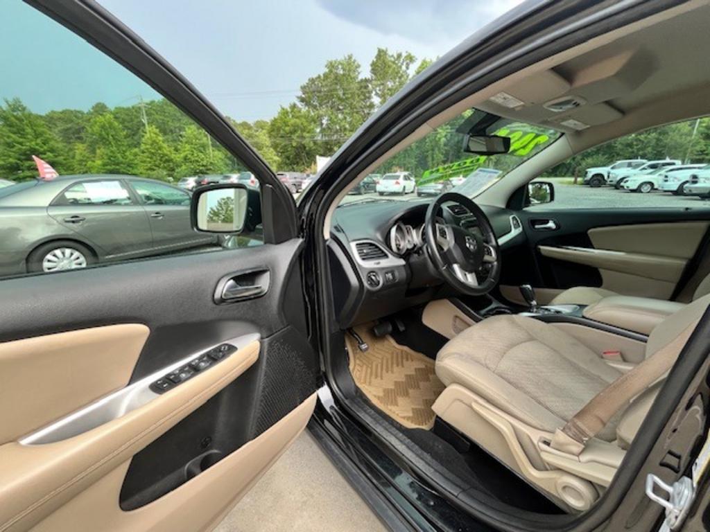 2015 Dodge Journey - $11,995