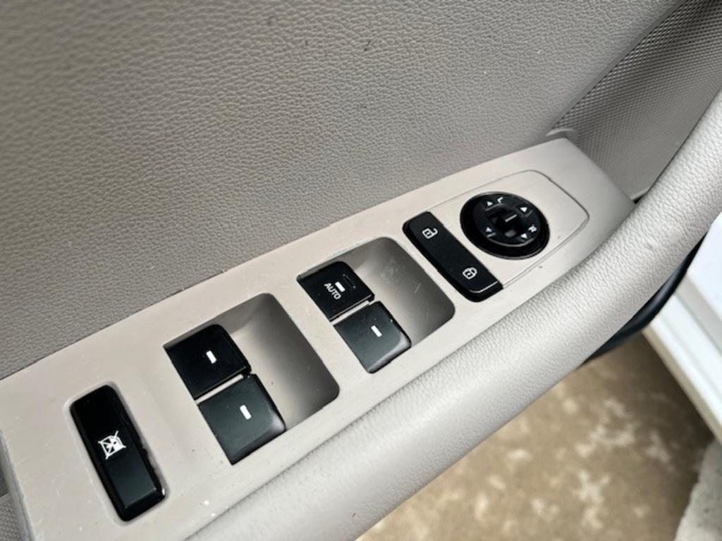2017 Hyundai Sonata - $11,995