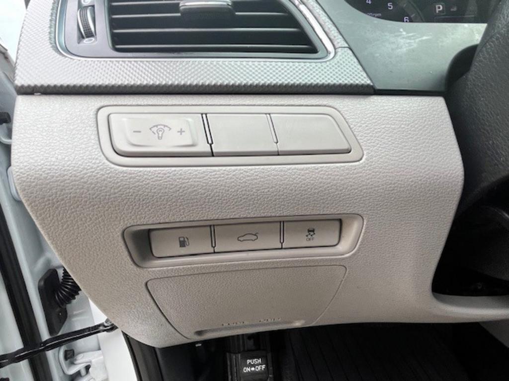 2017 Hyundai Sonata - $11,995
