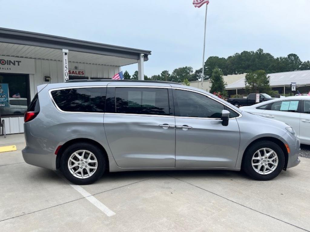2021 Chrysler Voyager - $14,390