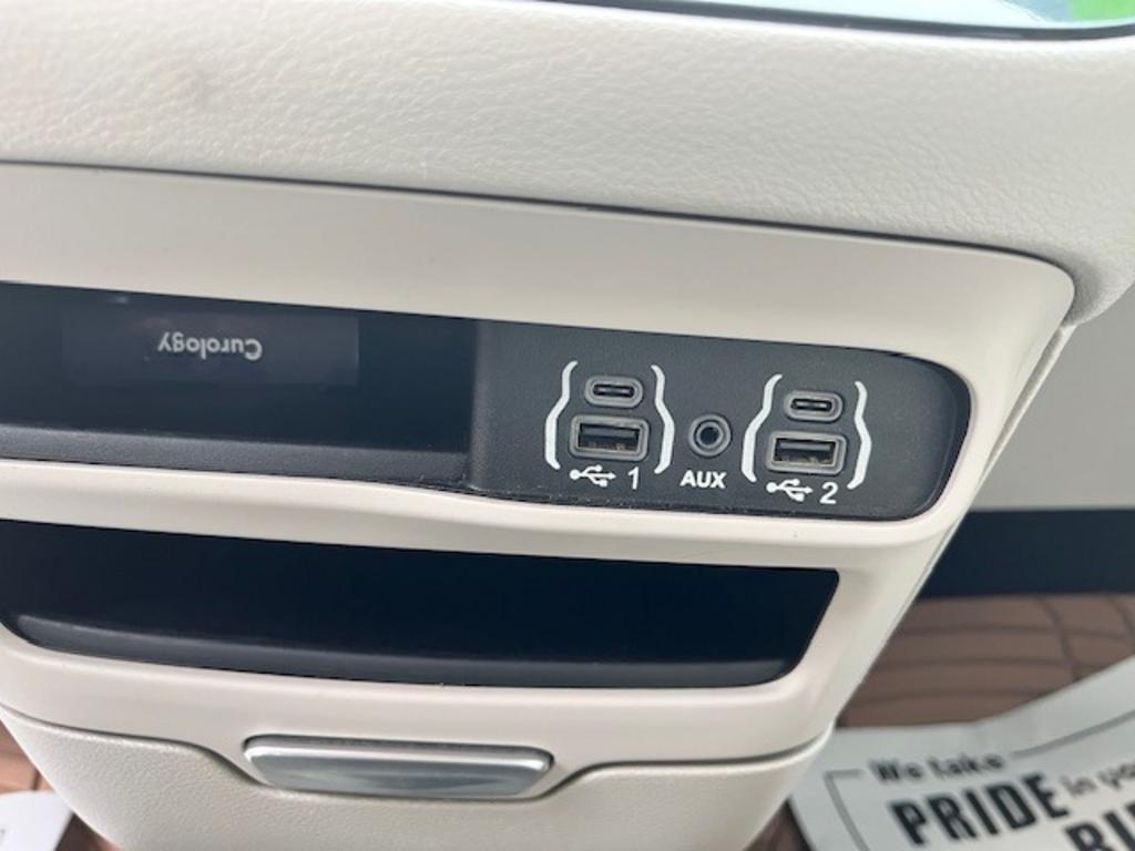 2021 Chrysler Voyager - $14,390