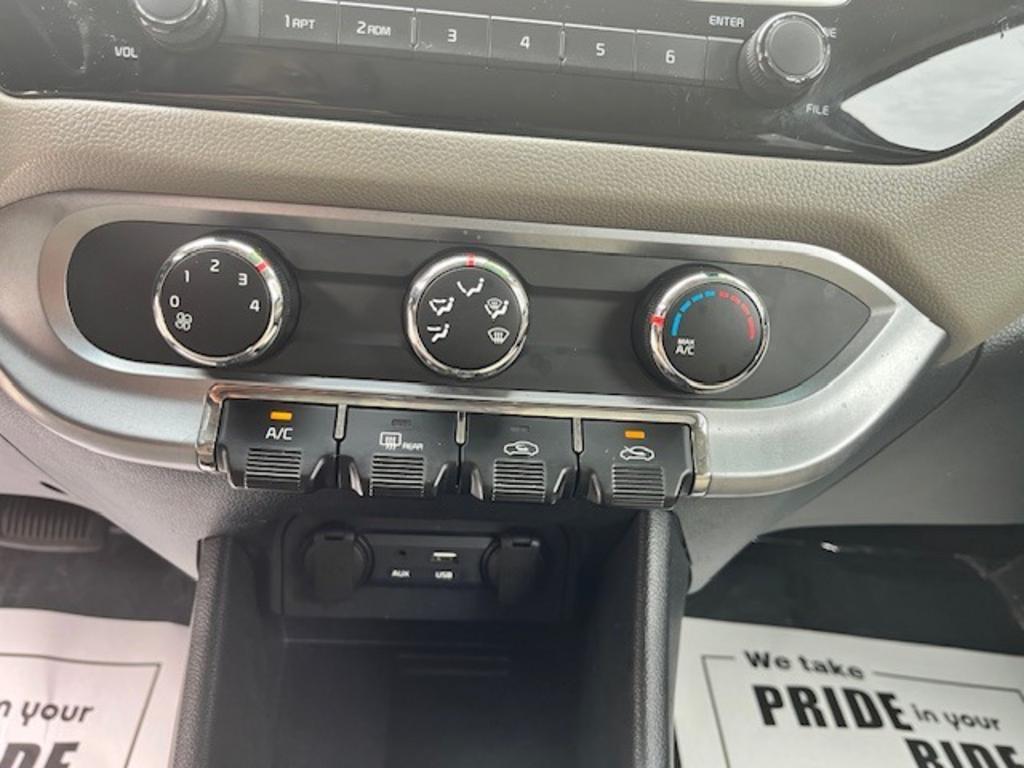 2017 Kia Rio - $9,995
