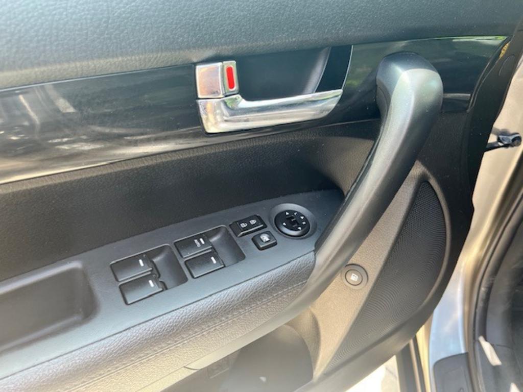 2013 Kia Sorento - $9,995