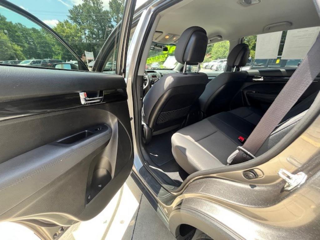 2013 Kia Sorento - $9,995
