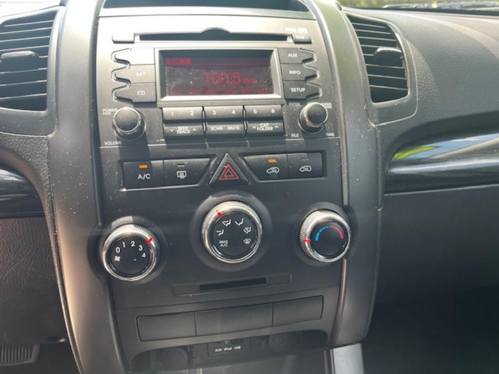 2013 Kia Sorento - $9,995