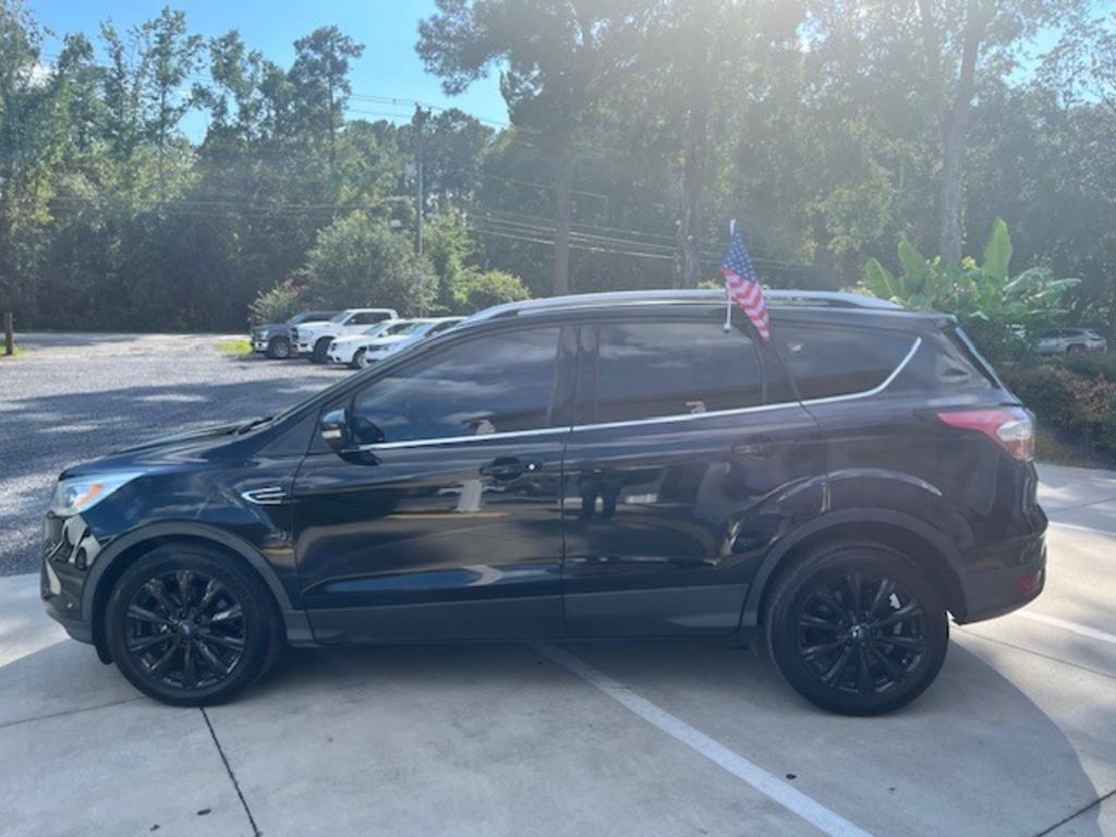 2017 Ford Escape - $11,995
