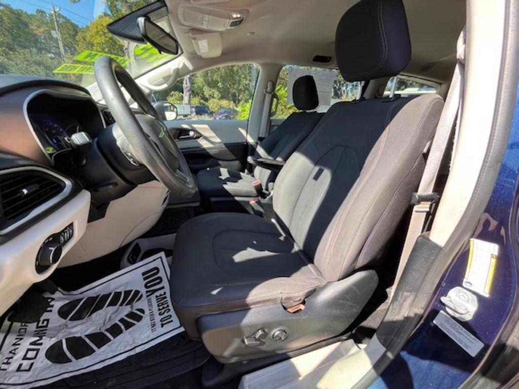 2017 Chrysler Pacifica - $10,995