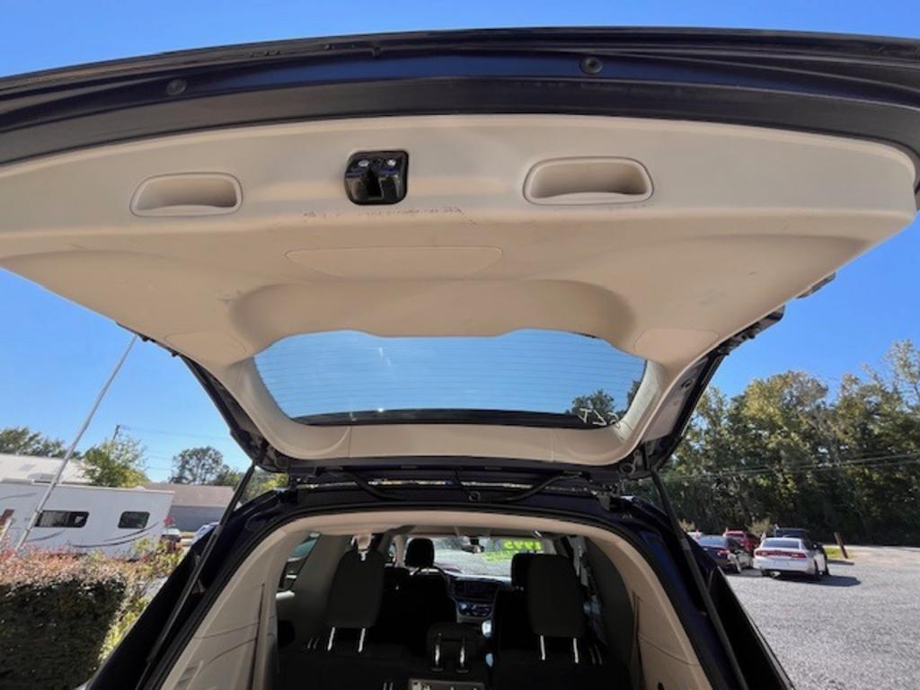 2017 Chrysler Pacifica - $10,995