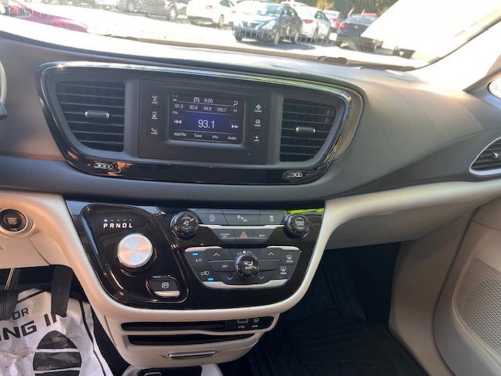 2017 Chrysler Pacifica - $10,995