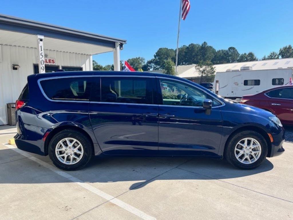 2017 Chrysler Pacifica - $10,995