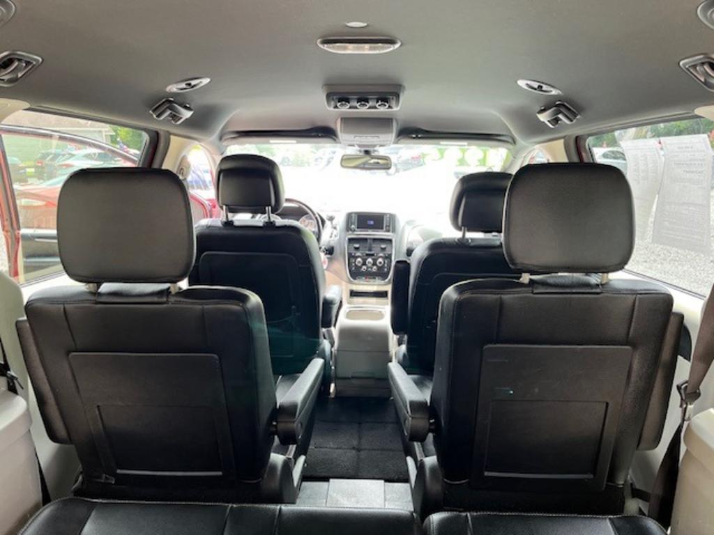 2019 Dodge Grand Caravan - $9,995